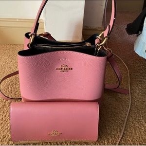 Coach small town bucket